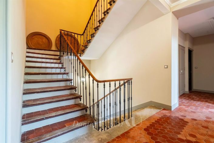 Image No.12-10 Bed House for sale