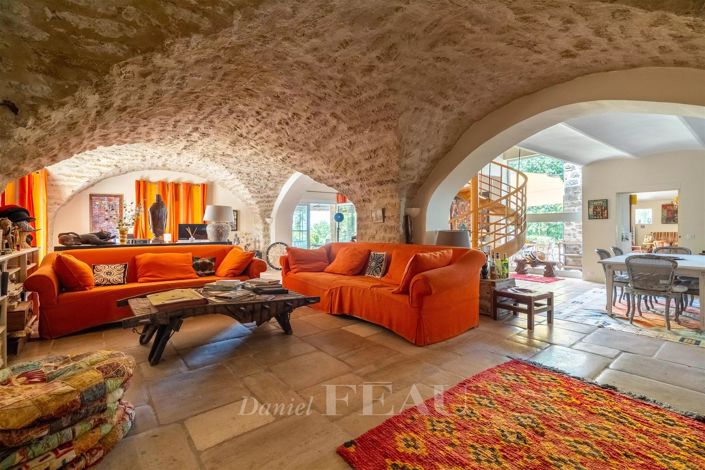 Image No.10-7 Bed House for sale