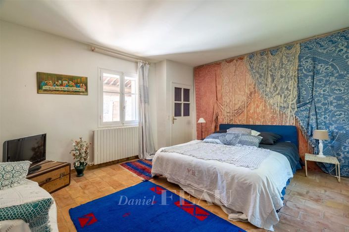 Image No.16-7 Bed House for sale