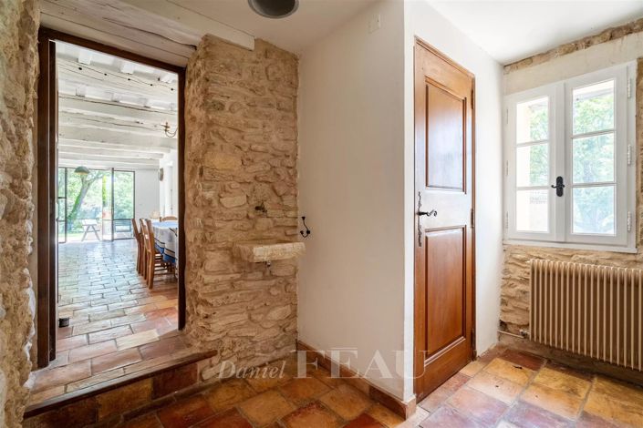 Image No.10-11 Bed House for sale