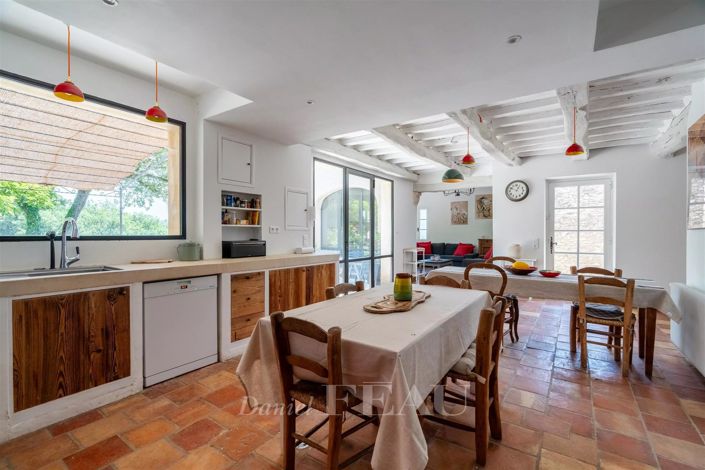 Image No.11-11 Bed House for sale