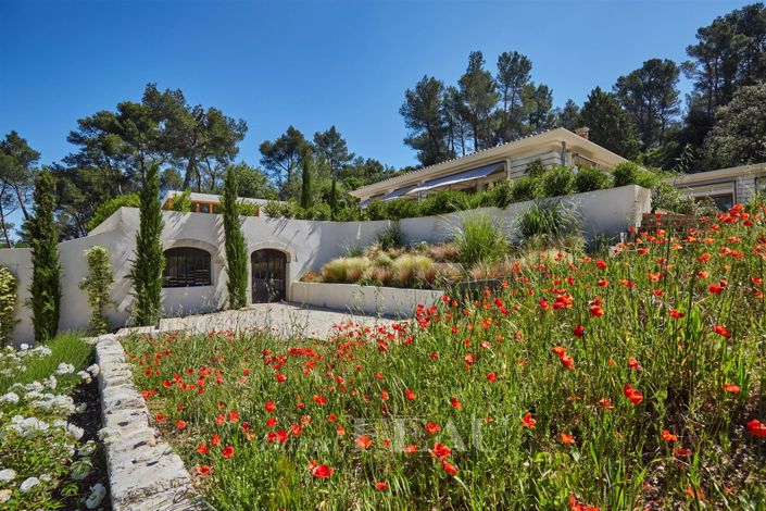 Image No.1-5 Bed House for sale