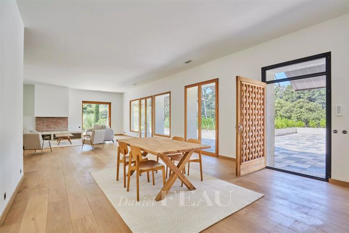 Image No.12-5 Bed House for sale