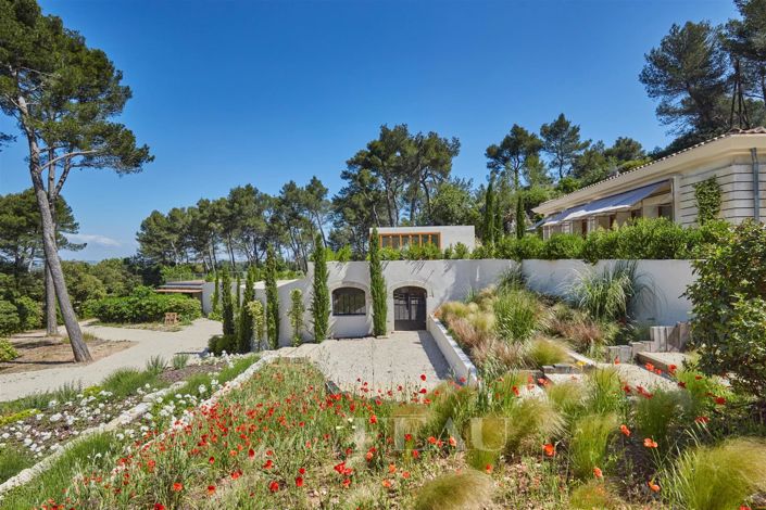 Image No.4-5 Bed House for sale