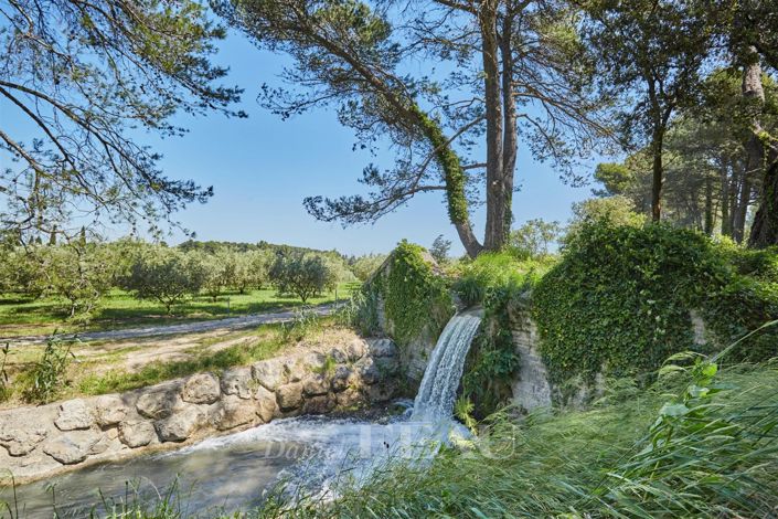 Image No.7-5 Bed House for sale