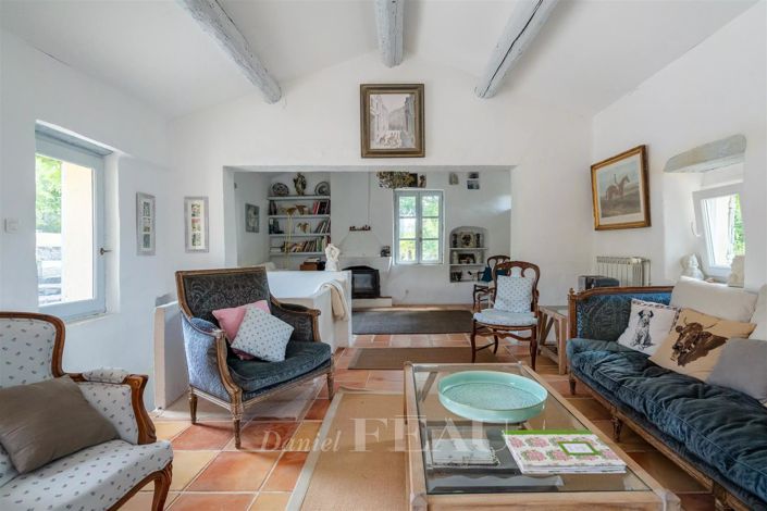 Image No.6-6 Bed House for sale