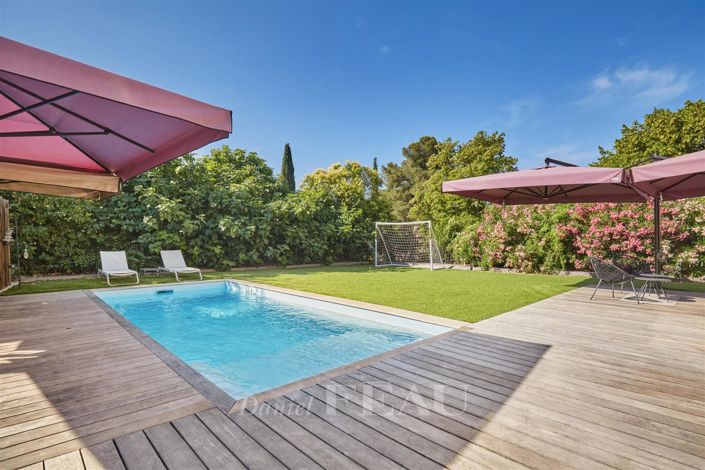 Image No.1-4 Bed House for sale