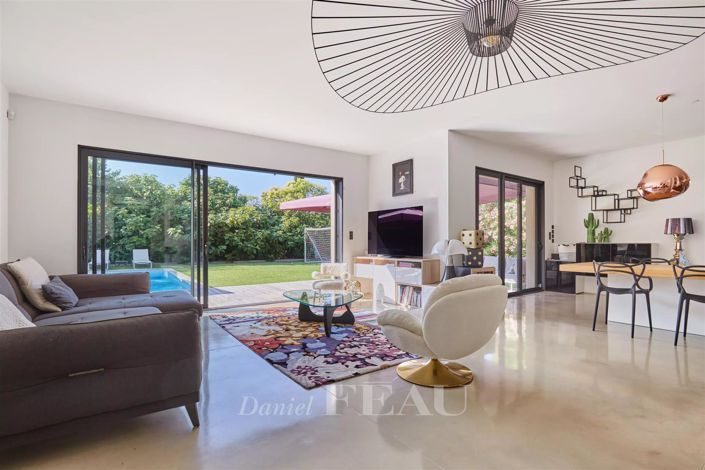 Image No.7-4 Bed House for sale