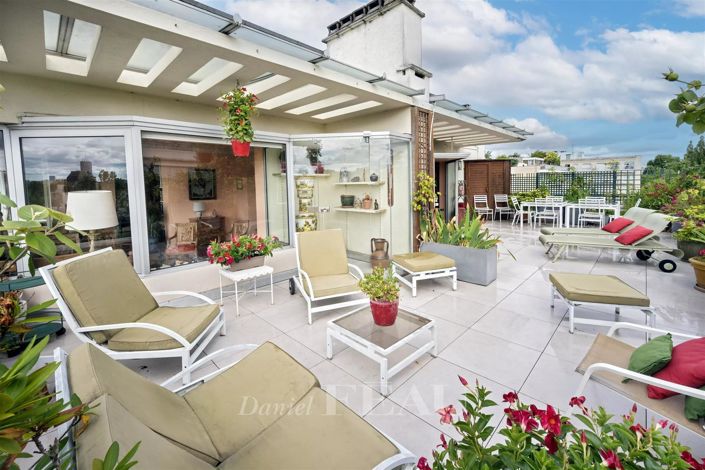 Image No.10-3 Bed Apartment for sale