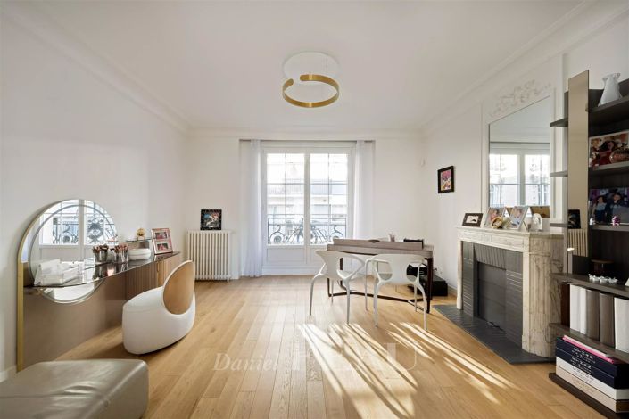 Image No.13-4 Bed House for sale