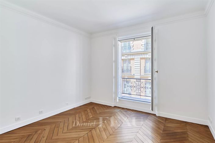 Image No.10-3 Bed Apartment for sale