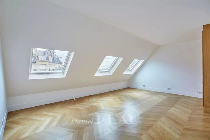 Image No.15-4 Bed Apartment for sale