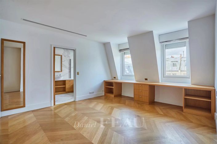 Image No.17-4 Bed Apartment for sale