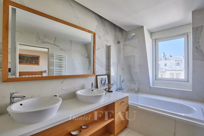 Image No.18-4 Bed Apartment for sale