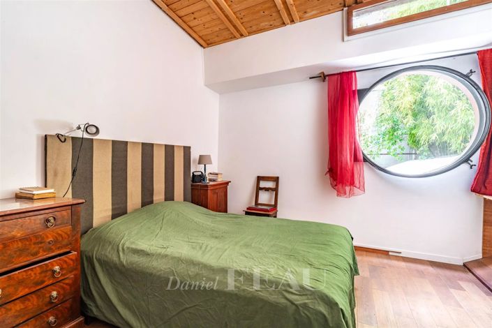 Image No.10-3 Bed House for sale