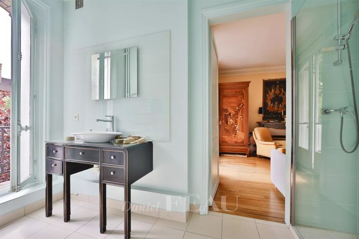 Image No.14-6 Bed House for sale