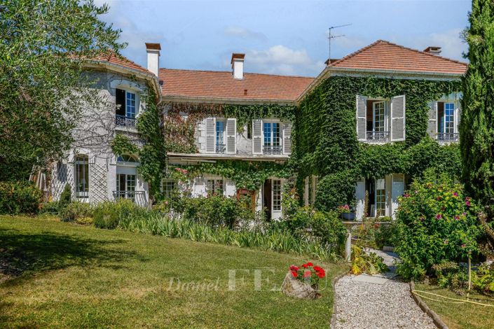 Image No.1-4 Bed House for sale