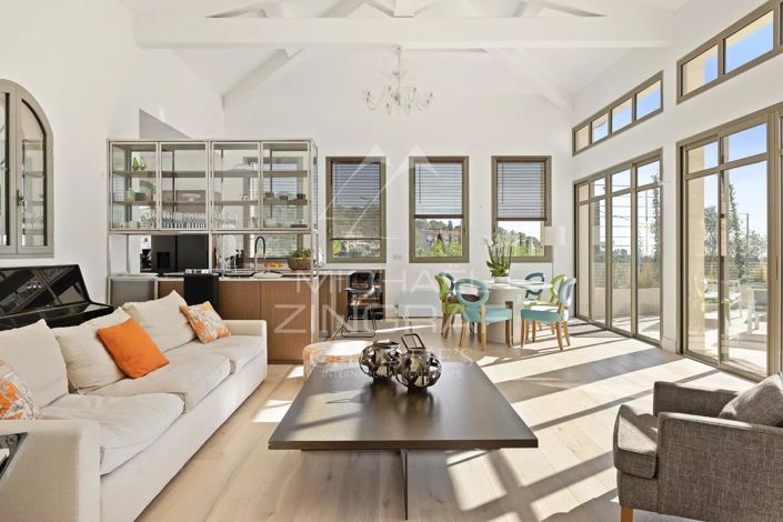 Image No.4-6 Bed House for sale