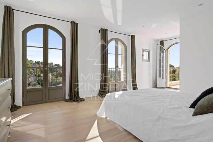 Image No.6-6 Bed House for sale