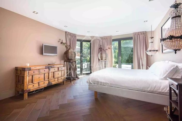 Image No.7-5 Bed House for sale