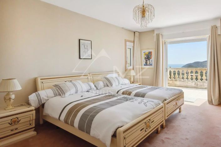 Image No.8-4 Bed House for sale