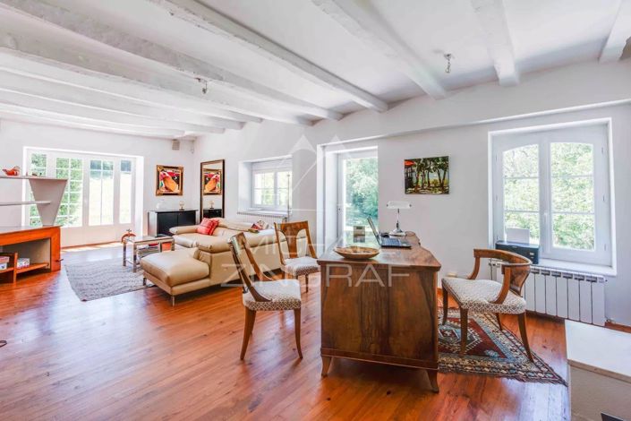 Image No.4-5 Bed House for sale