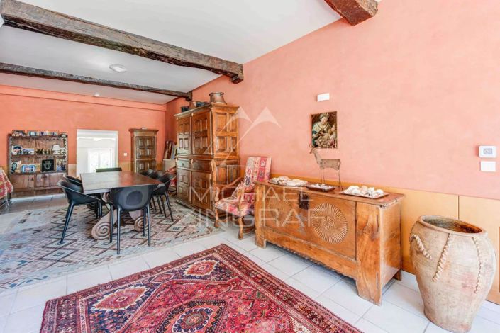 Image No.7-5 Bed House for sale