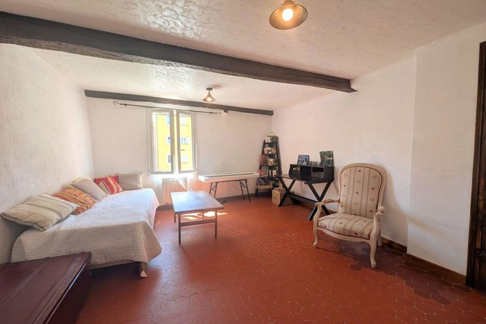 Image No.2-4 Bed House for sale