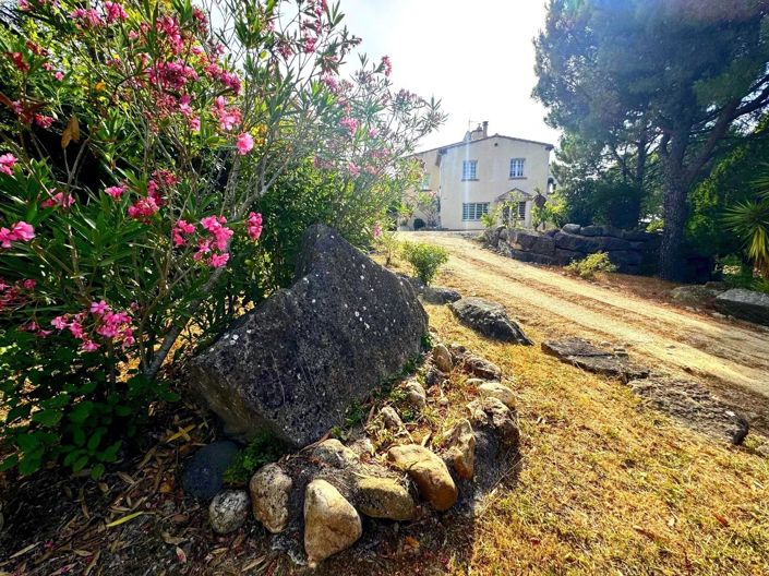 Image No.3-6 Bed House for sale