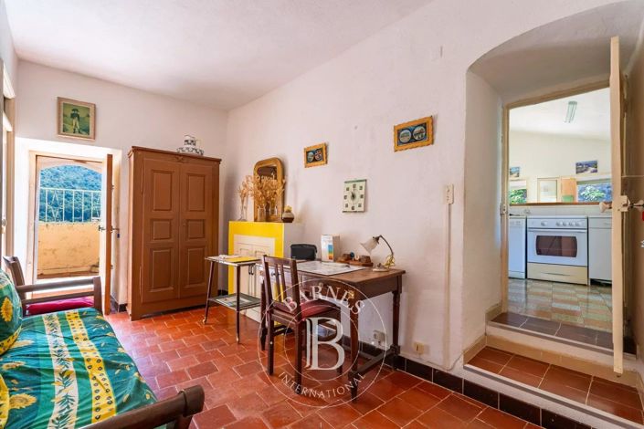 Image No.11-4 Bed House for sale