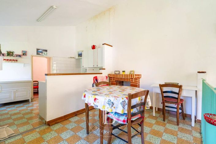 Image No.9-4 Bed House for sale