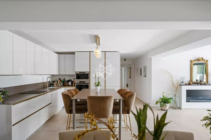 Image No.10-6 Bed House for sale