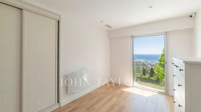 Image No.16-5 Bed House for sale