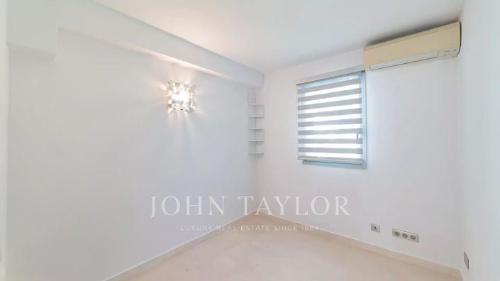 Image No.20-5 Bed House for sale