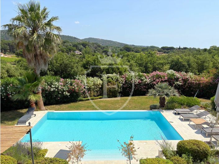 Image No.2-4 Bed House for sale