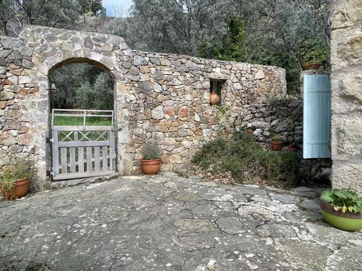 Image No.25-2 Bed House for sale