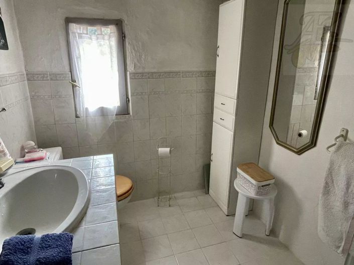 Image No.46-2 Bed House for sale