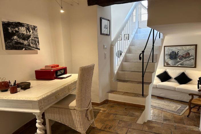 Image No.10-2 Bed House for sale