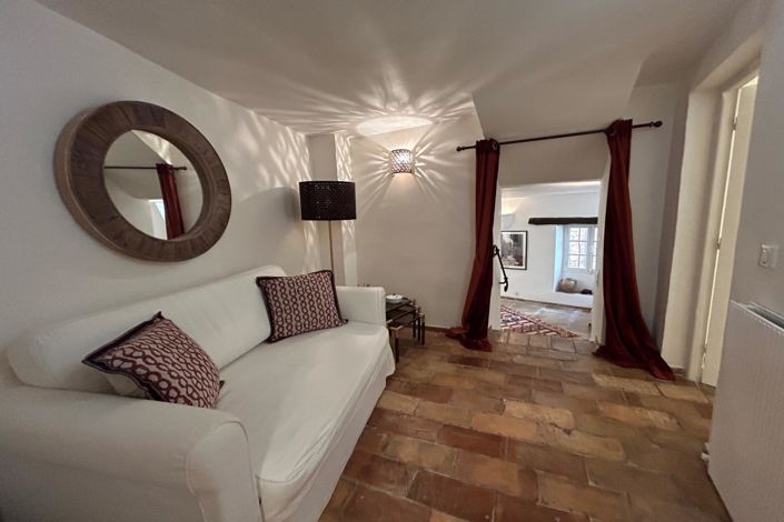 Image No.6-2 Bed House for sale