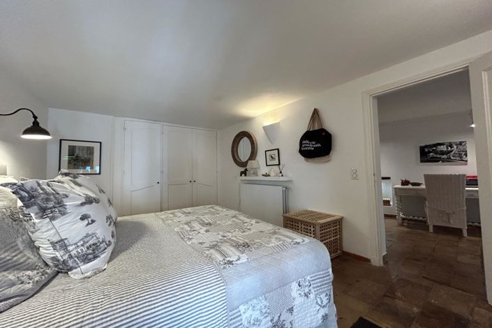 Image No.9-2 Bed House for sale