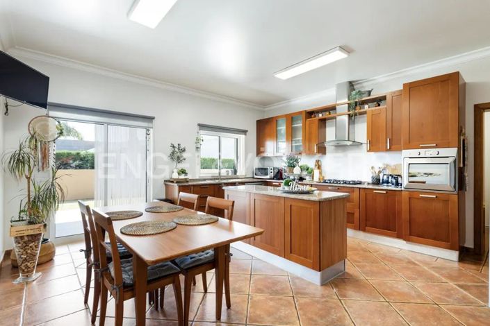 Image No.10-4 Bed House for sale