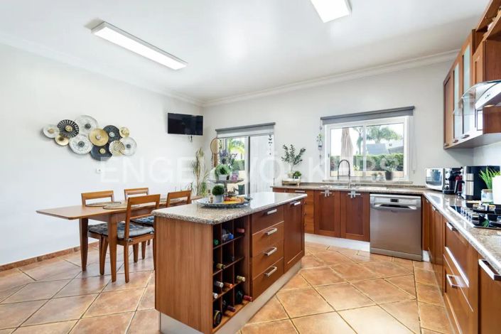 Image No.11-4 Bed House for sale