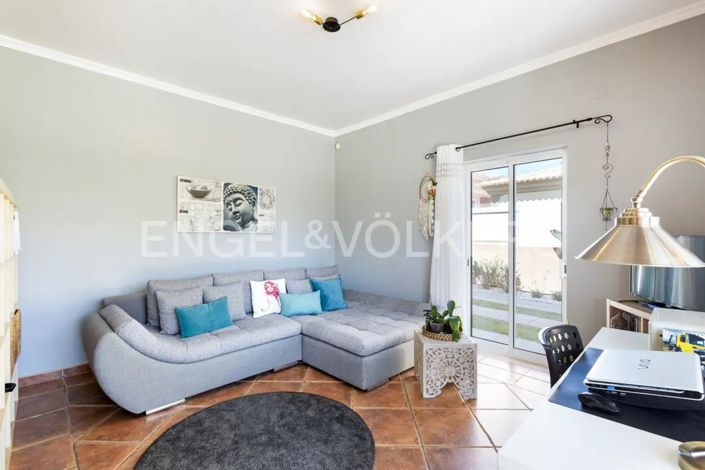 Image No.15-4 Bed House for sale