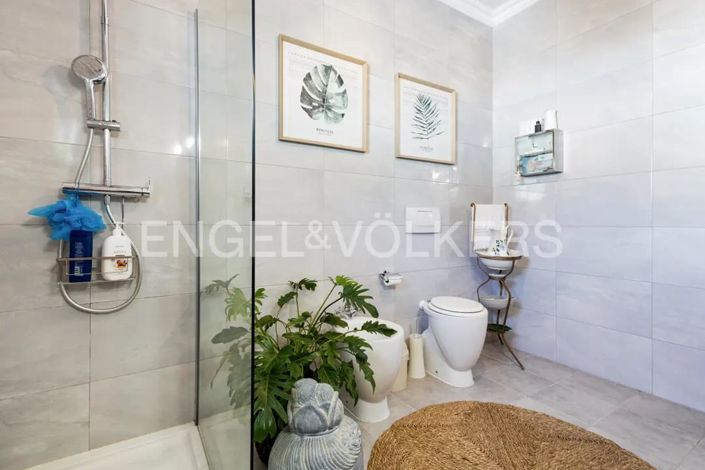 Image No.20-4 Bed House for sale