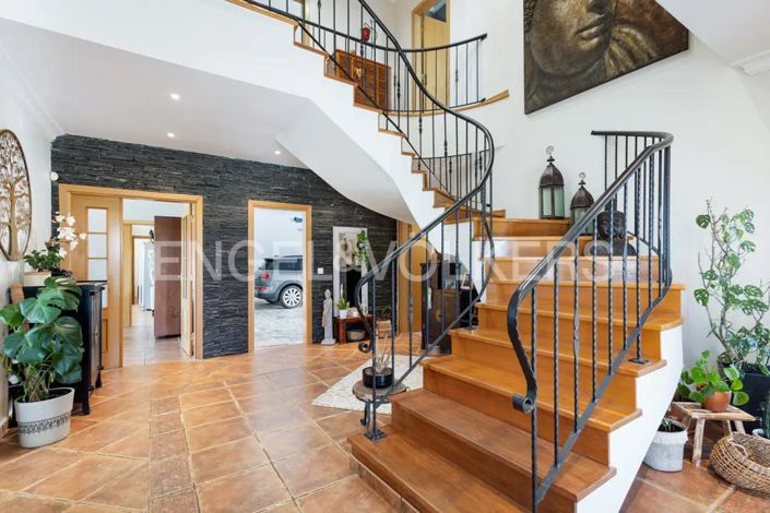 Image No.21-4 Bed House for sale