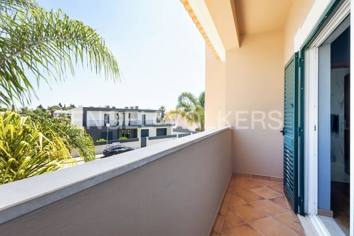 Image No.26-4 Bed House for sale