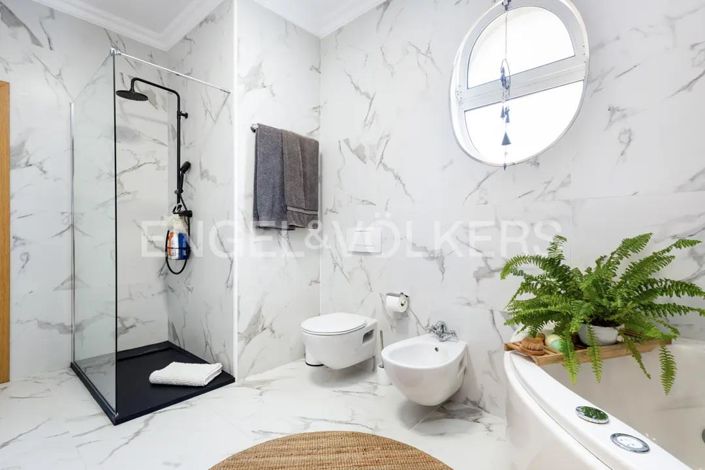 Image No.29-4 Bed House for sale