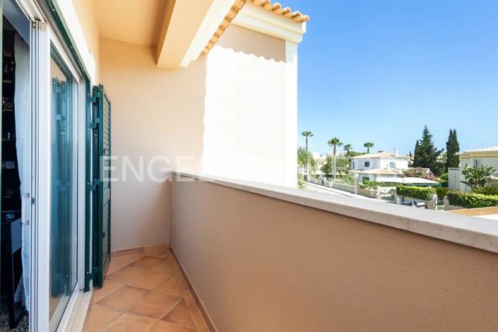 Image No.38-4 Bed House for sale