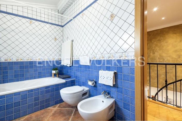 Image No.40-4 Bed House for sale