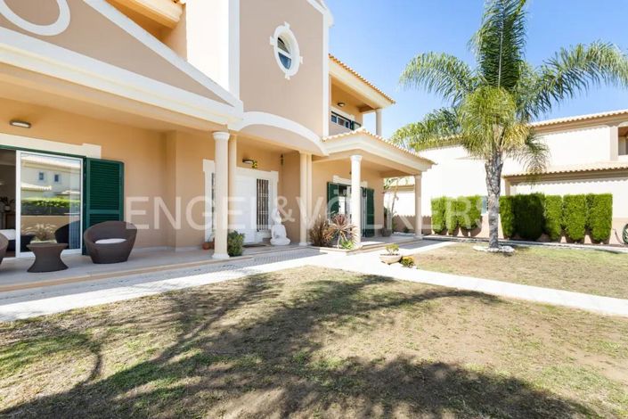 Image No.42-4 Bed House for sale